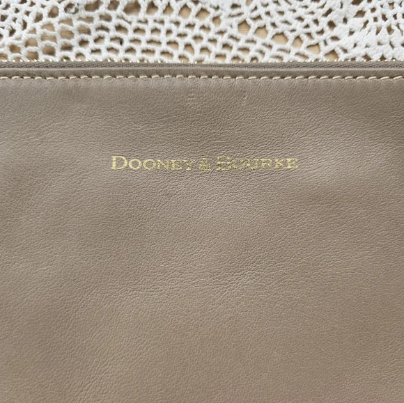Dooney & Bourke Oyster Leather Wristlet/Clutch With Out Wrist Strap - Picture 3 of 10